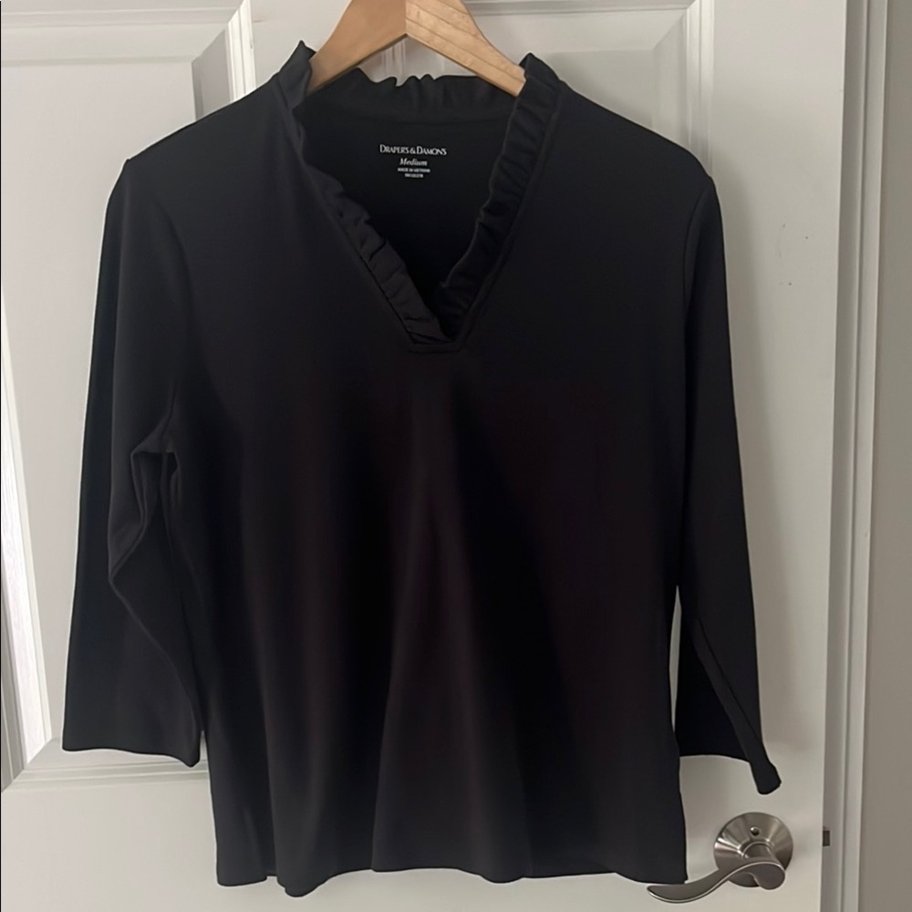 Drapers & Damon’s Black Women's ruffle Top size medium 3/4 sleeve